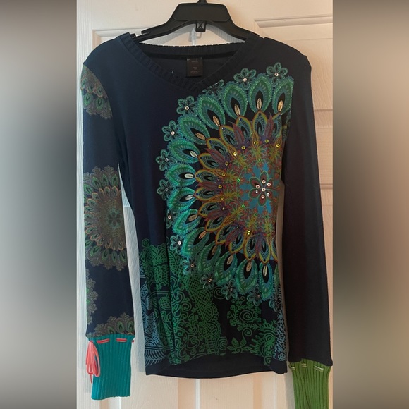 Sweater - Picture 2 of 9